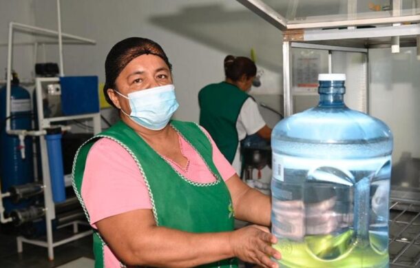 Crece consumo de agua de relleno ante crisis hídrica en Guadalajara