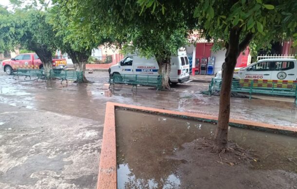 Desbordamiento de río inunda un centenar de viviendas en Sayula