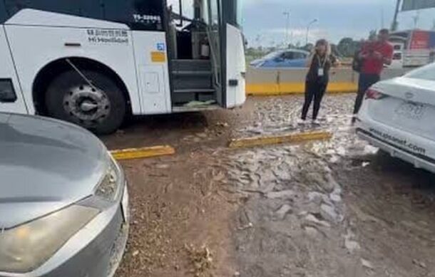 Lluvias dejan 100 vehículos varados en Tlaquepaque