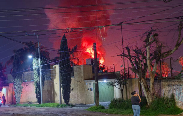 Incendio consume cuatro pipas con diésel en El Salto